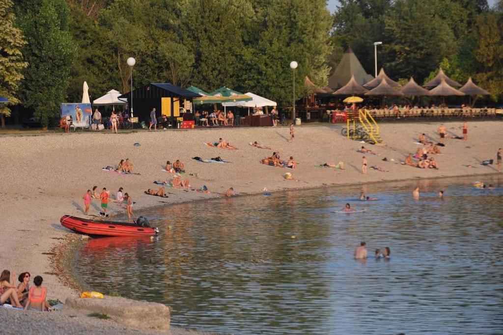 Cozy Donkey - Sporty Lake Apartment, Flexible Check-In, Netflix Ζάγκρεμπ Εξωτερικό φωτογραφία